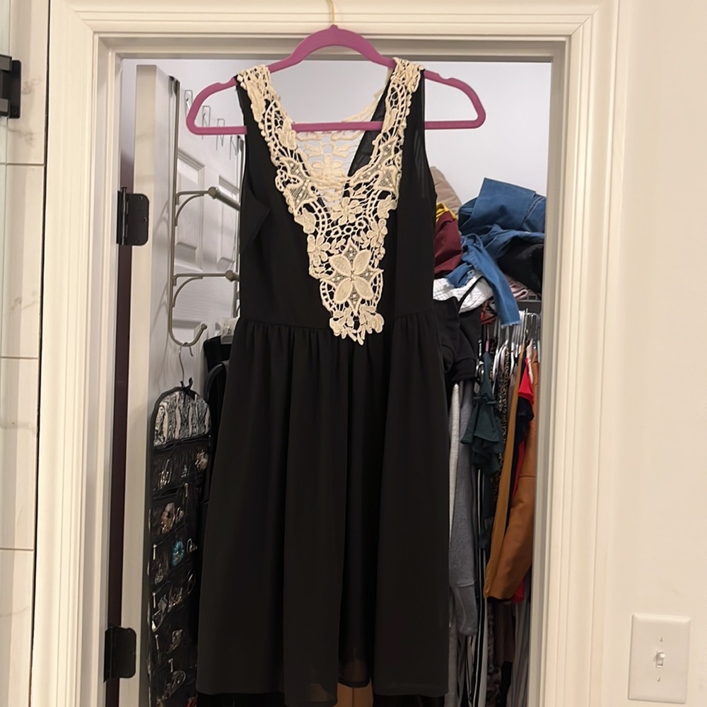 Polyester - Picture 2 of 3